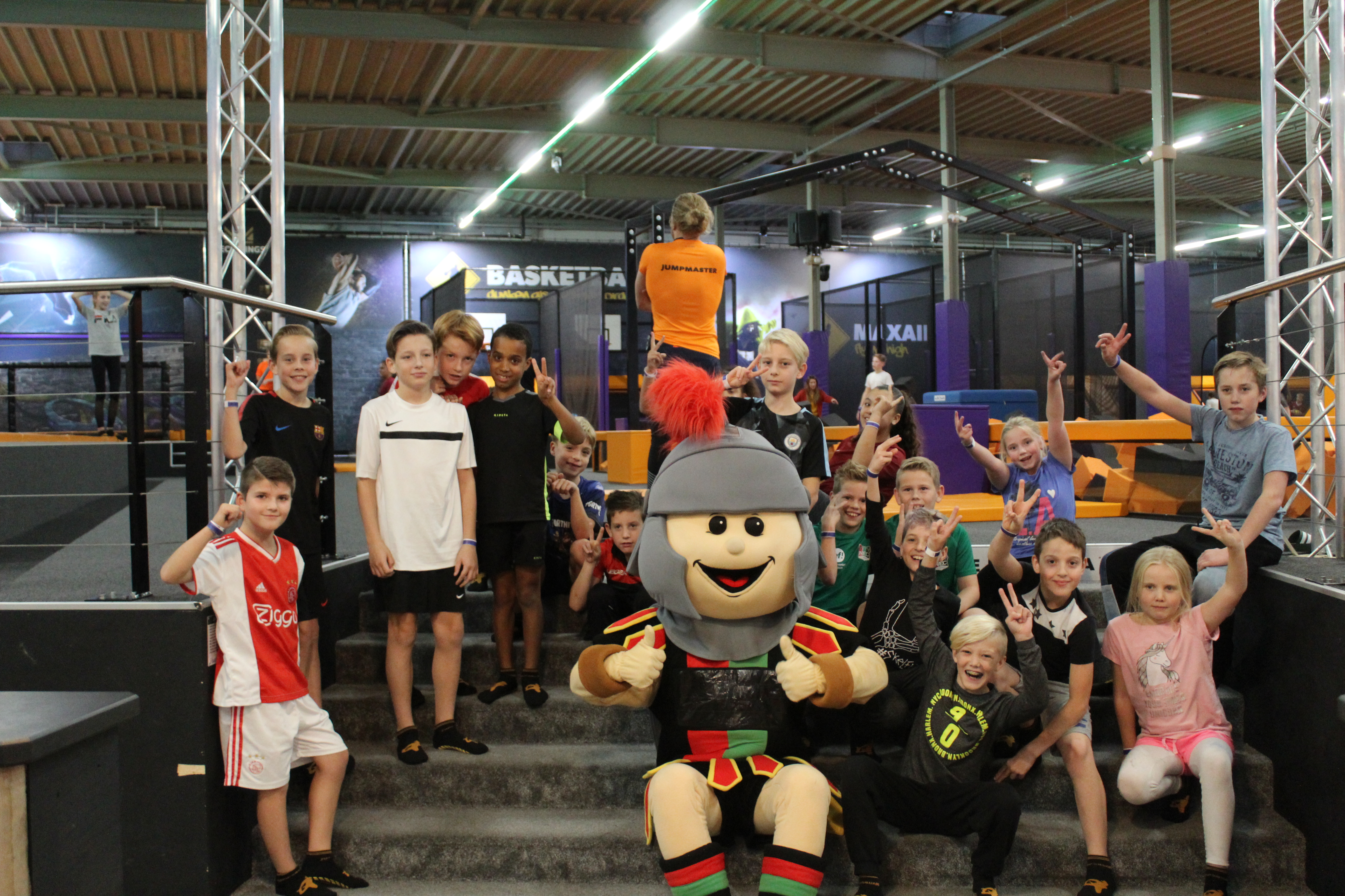  N.E.C. Juniors, Bikkel en meer dan 75 kinderen springen erop los bij Jumpsquare  